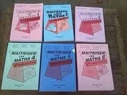 Un Équilibre entre IA et Livres Scolaires